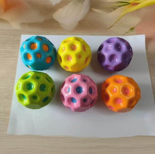 MACARON BOUNCY BALL WITH LIGHT XFR-12 34347 (XFR-12) (12_OPAKOWANIE) (384_KARTON)